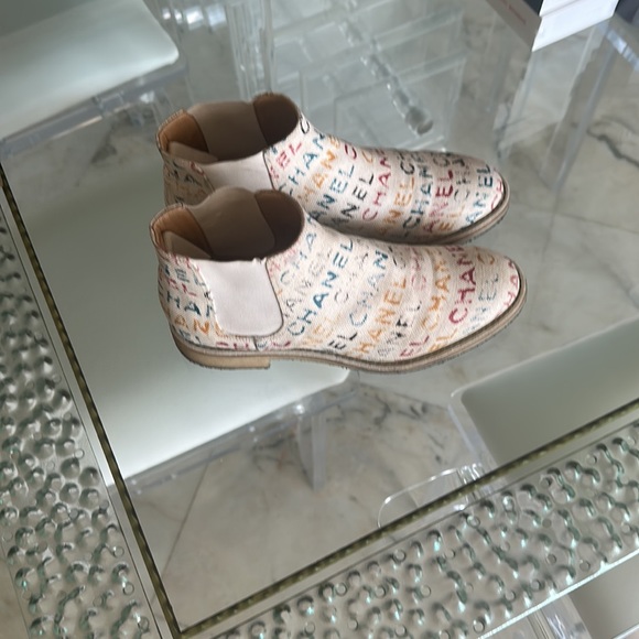 Chanel boots. - Picture 2 of 5